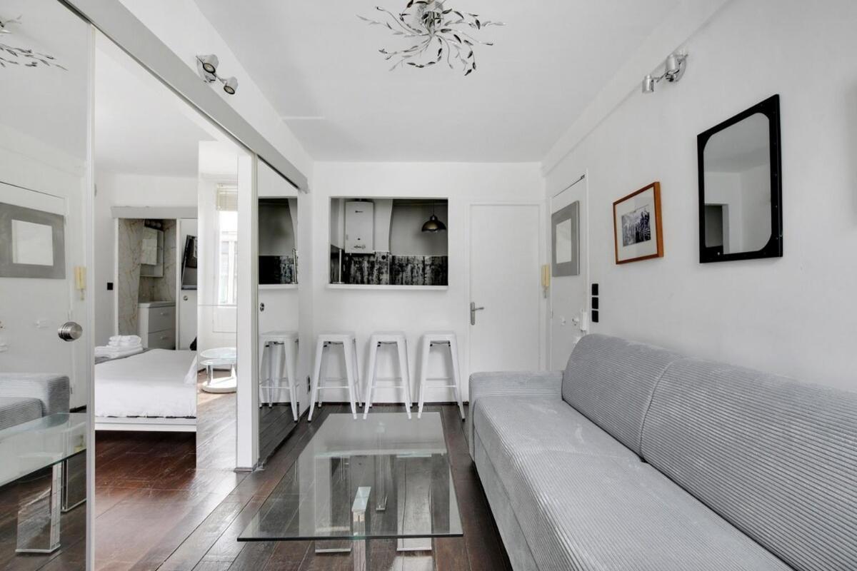 Apartment Paris Marais Beaubourg Area *