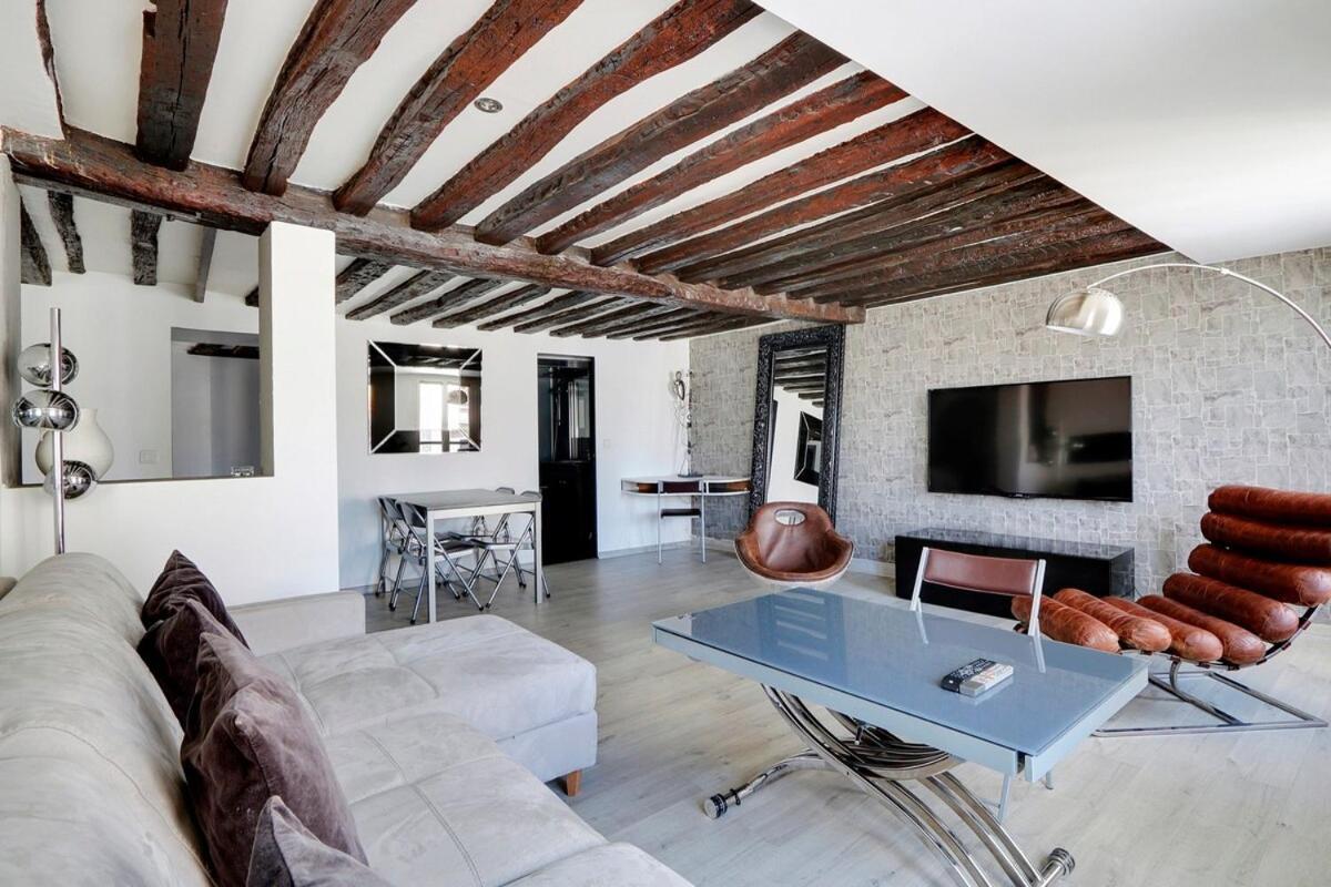 Paris Marais Beaubourg Area Apartment