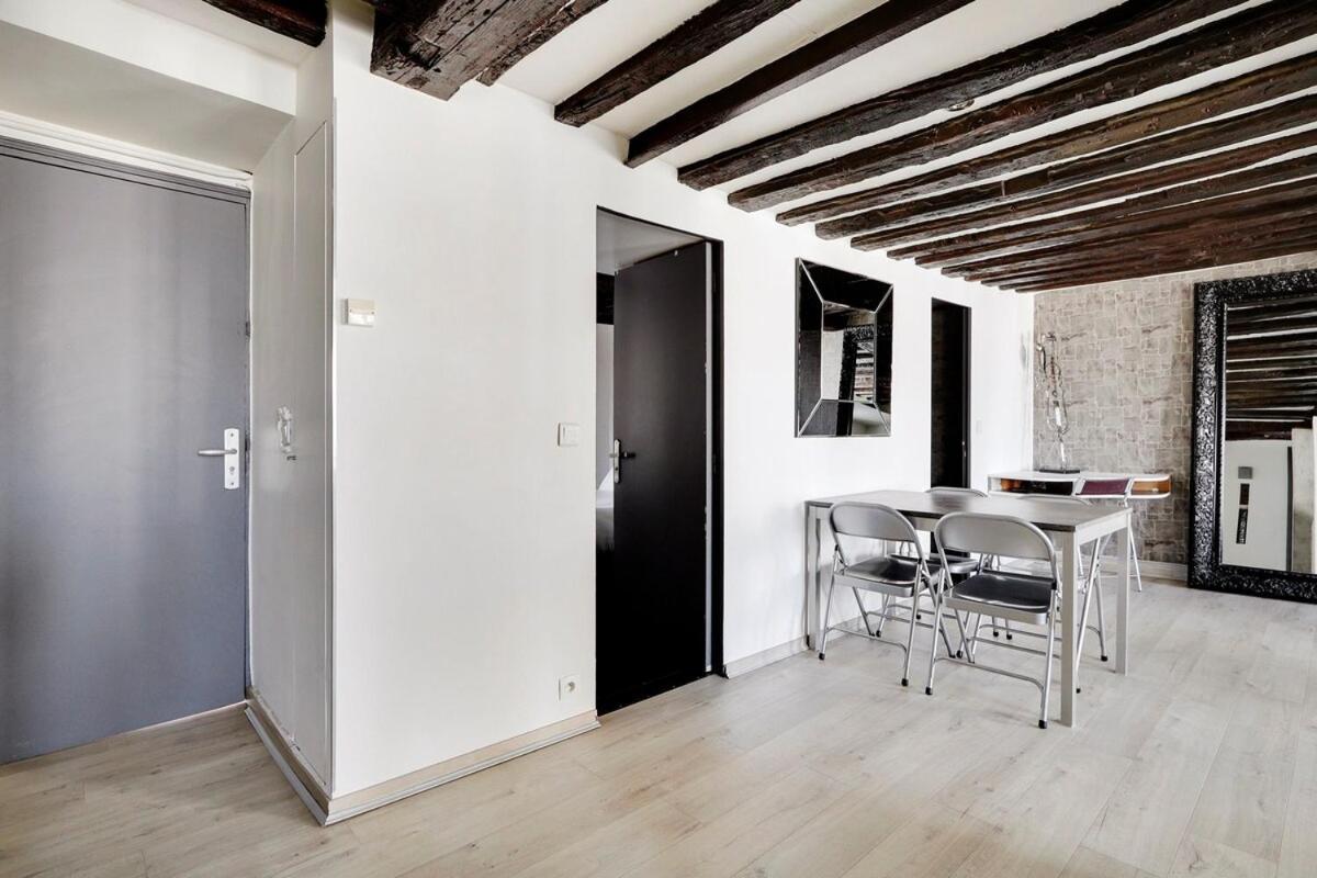 Apartment Paris Marais Beaubourg Area *
