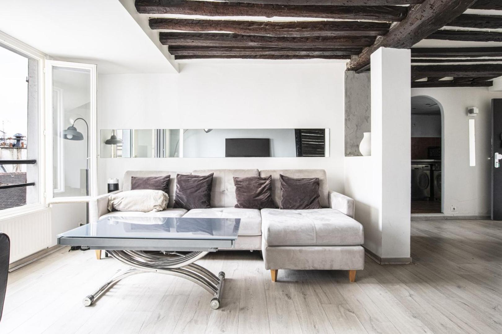 Paris Marais Beaubourg Area Apartment
